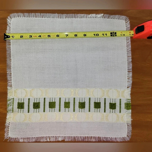 Vintage White Yellow Green  Table Mats Squares Two Pieces Table Runners - Picture 7 of 8